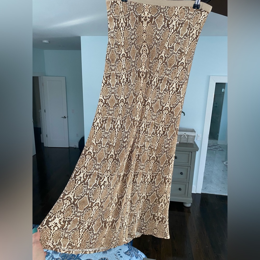 Anine Bing silk skirt, snake skin print, size L, waist 30”, length 35” NEW